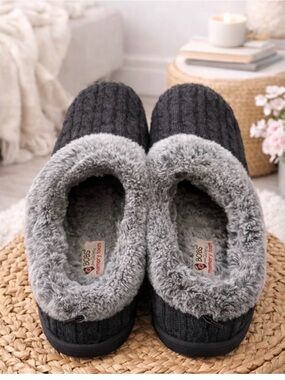 BOBS by Skechers Memory Foam Slippers Cozy Knit Shoes Size 10
